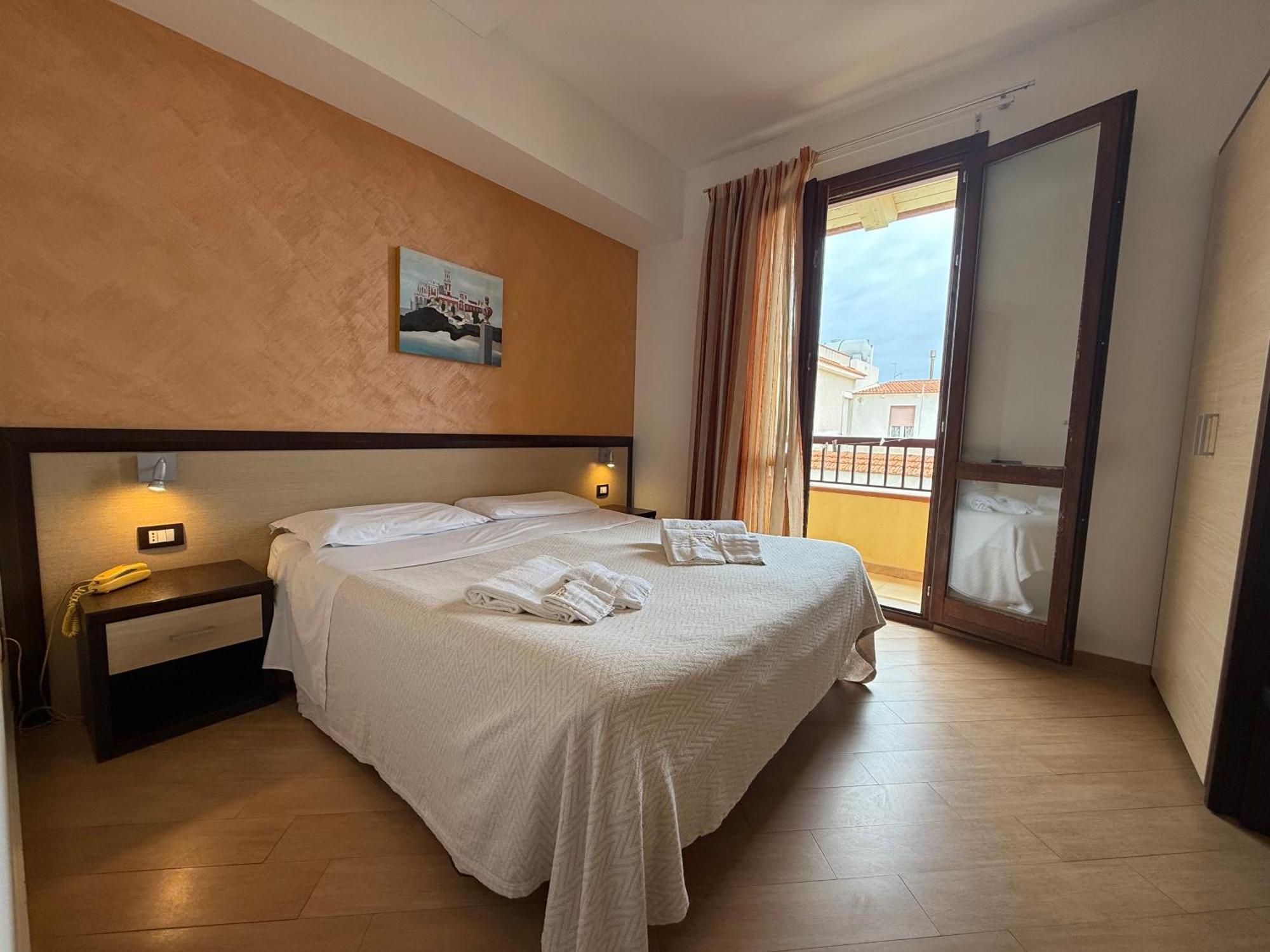 Albergo Perseo Portopalo Di Capo Passero Exterior photo